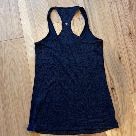 Size 6 Lululemon black tank - Picture 2 of 2
